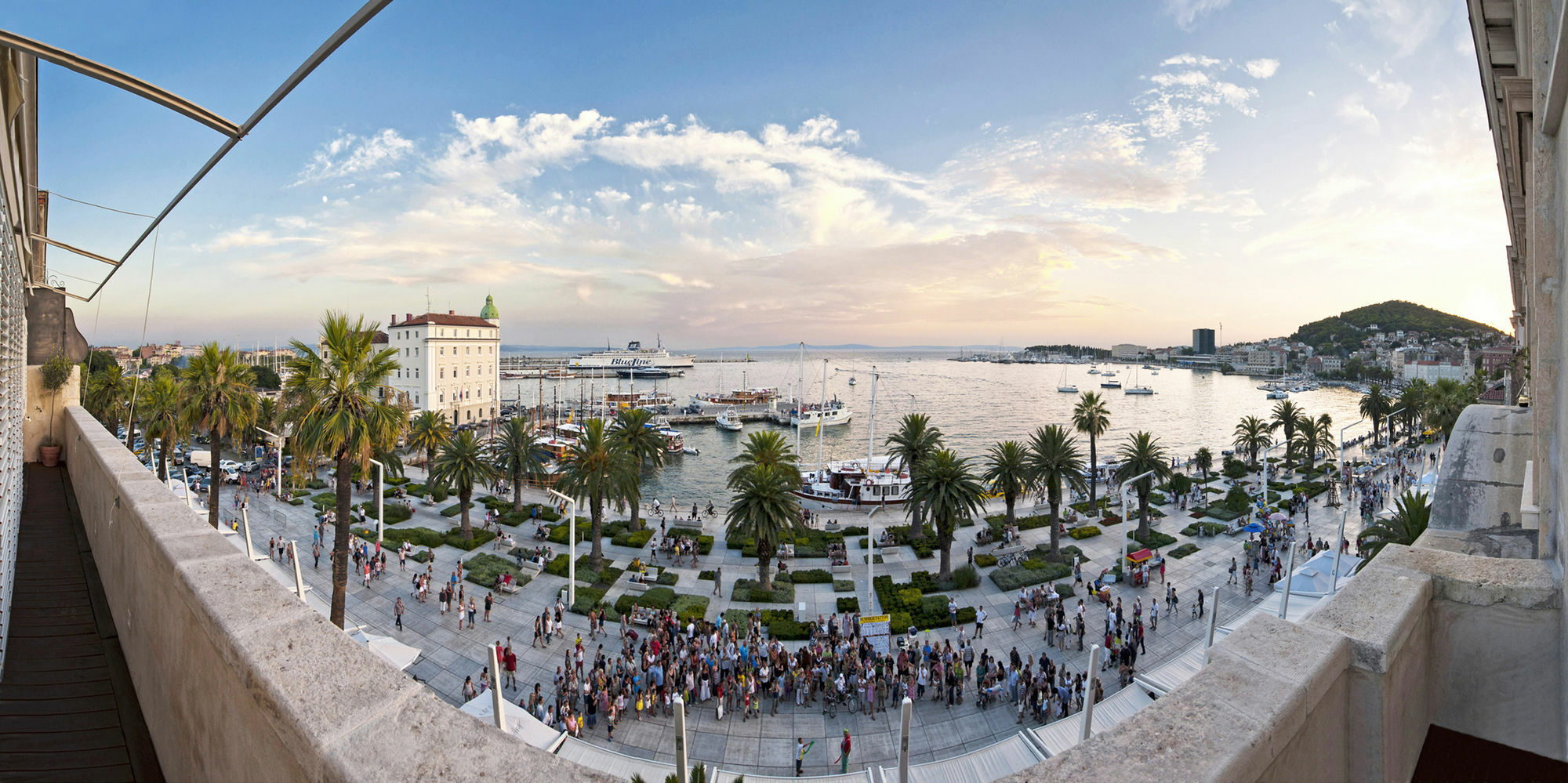Riva Luxury Suites Split Exterior photo